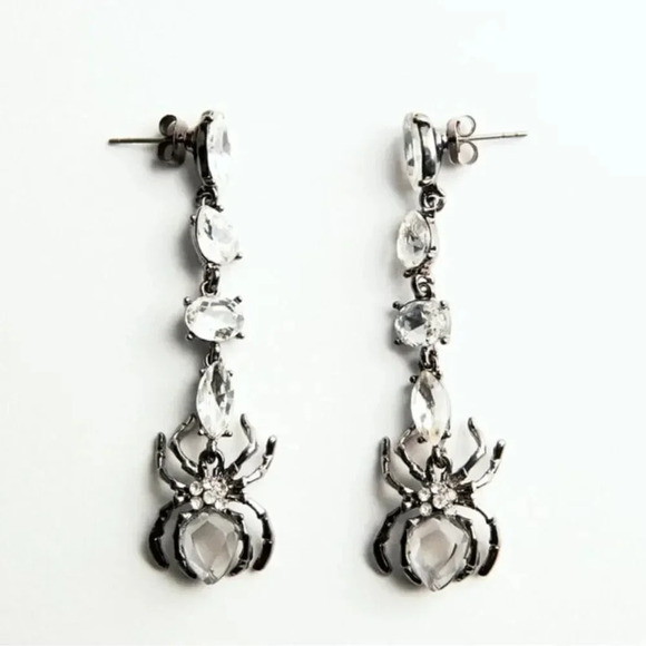 Gothic Spider Crystal Earrings - Picture 6 of 9